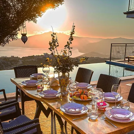 Om, 4 Bdr Stylish Kalkan Private Pool Vila Kaş