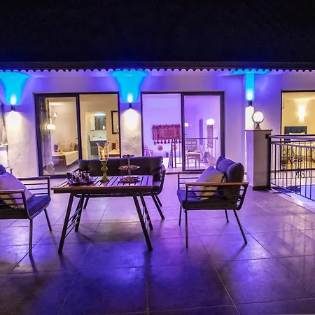 Om, 4 Bdr Stylish Kalkan Private Pool Vila *