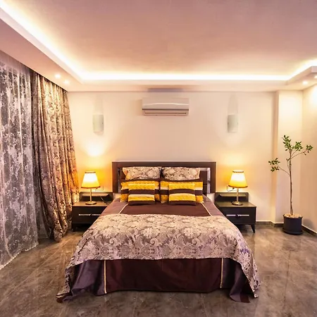 Om, 4 Bdr Stylish Kalkan Private Pool Vila *
